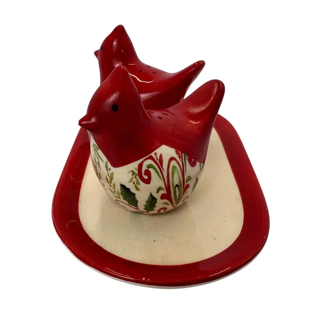Red Cardinal Bird Ceramic Salt and Pepper Shaker Set‎ with Tray Christmas Holly